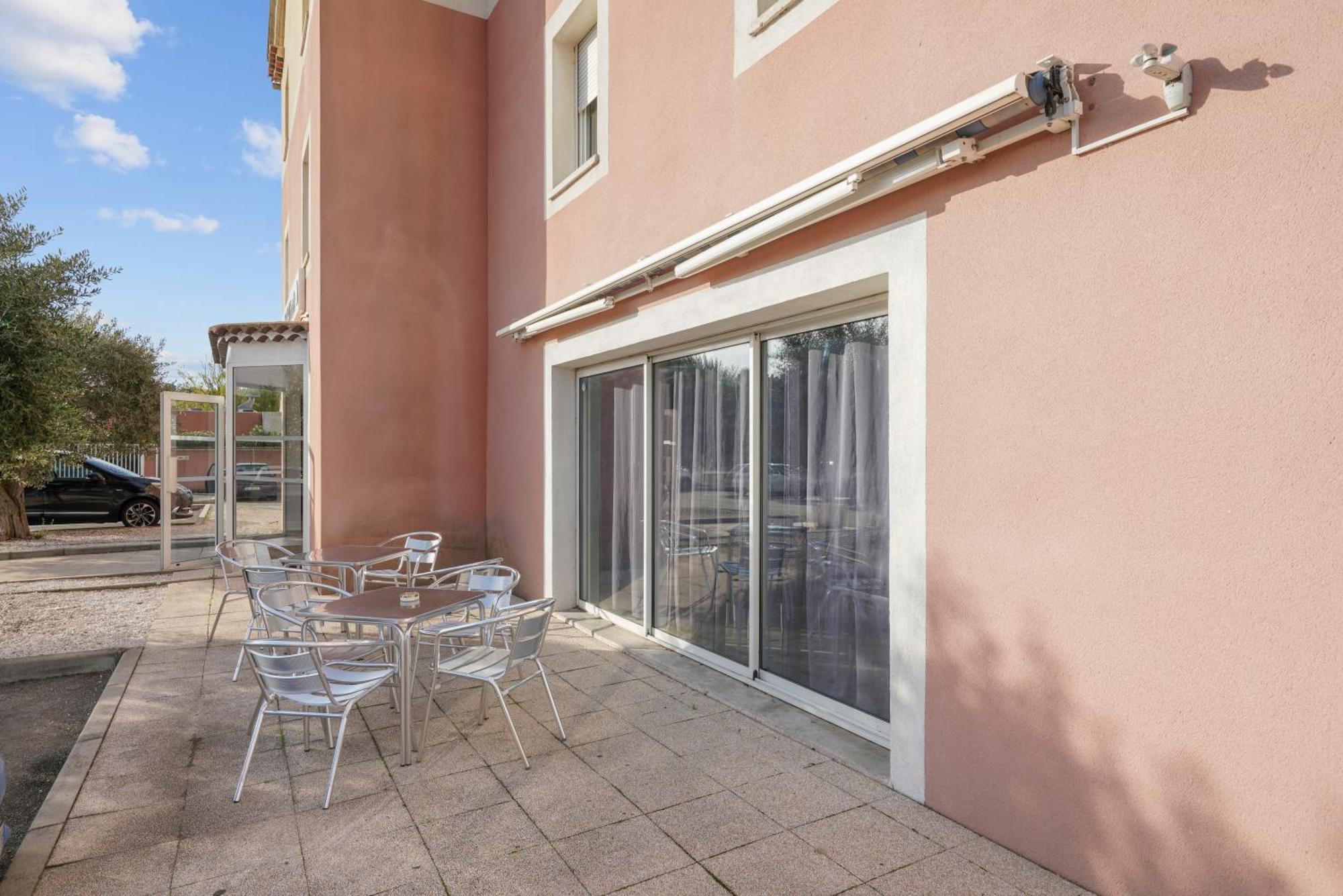 Hotel Akena Chateaurenard - Parc Des Expositions Avignon Buitenkant foto